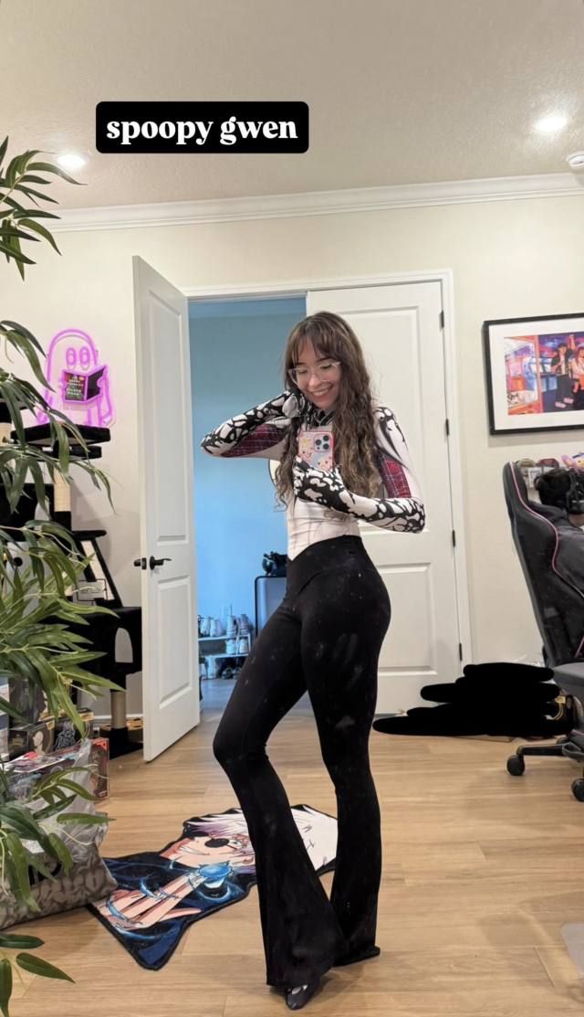 Hi ЁЯСЛ, I am down to fuck and creampie ЁЯНСЁЯТжЁЯНЖ. Say hi on TELEGRAM - Image 2